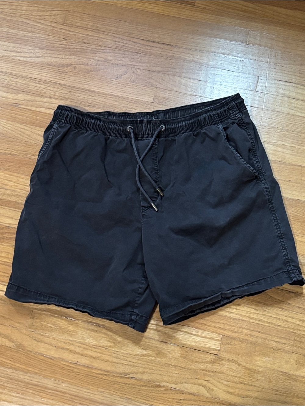 American Eagle Men's Casual shorts with Elastic Waist and Drawstring